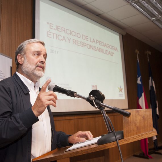 Benito Baranda inauguró Año Académico de la Escuela de Pedagogía