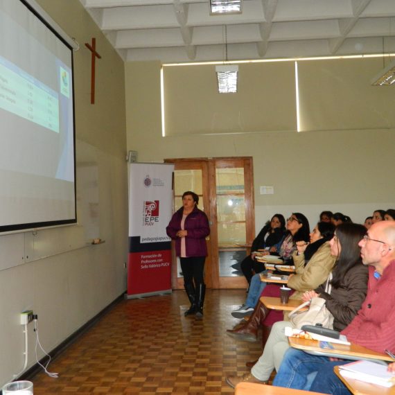 Magíster en Liderazgo realizó charla sobre el perfil de director que necesitan las  escuelas de Valparaíso