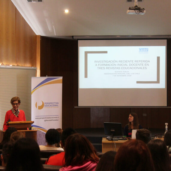 Beatrice Ávalos presenta conferencia en Seminario organizado por Revista Perspectiva Educacional