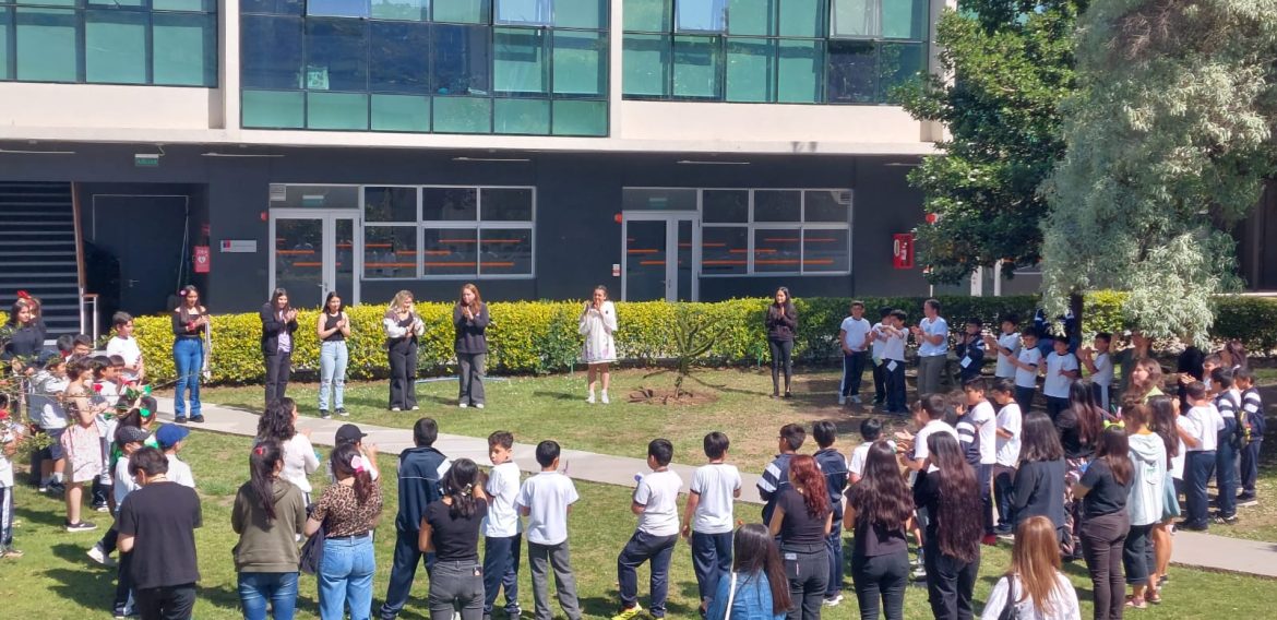 Educación Especial PUCV y Colegio Rubén Castro realizan actividad “Invasión Artística”